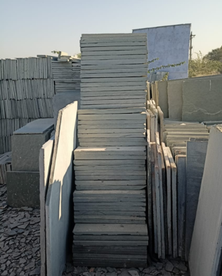 270-316X393_INTERIOR-LEFT-1-Acadian-Black